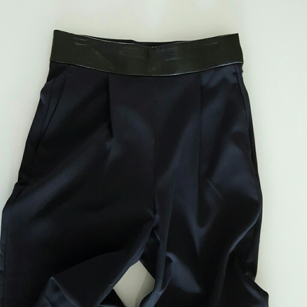 Ann Taylor Wide leg Navy Slacks Leather waist 4